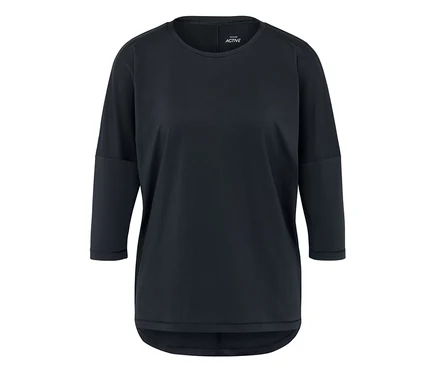 Schwarzes T-Shirt mit Dreiviertelärmeln.