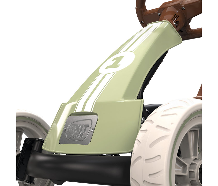 Nahaufnahme eines hellgrünen Go-Karts mit weißen Rennstreifen und der Nummer 1. Es hat ein braunes Lenkrad, ein silbernes 'EXIT TOYS'-Logo und ein weißes Rad mit grünem Rand.