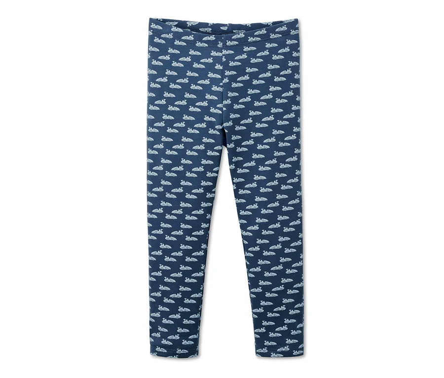 Blaue Sweathose mit Muster.
