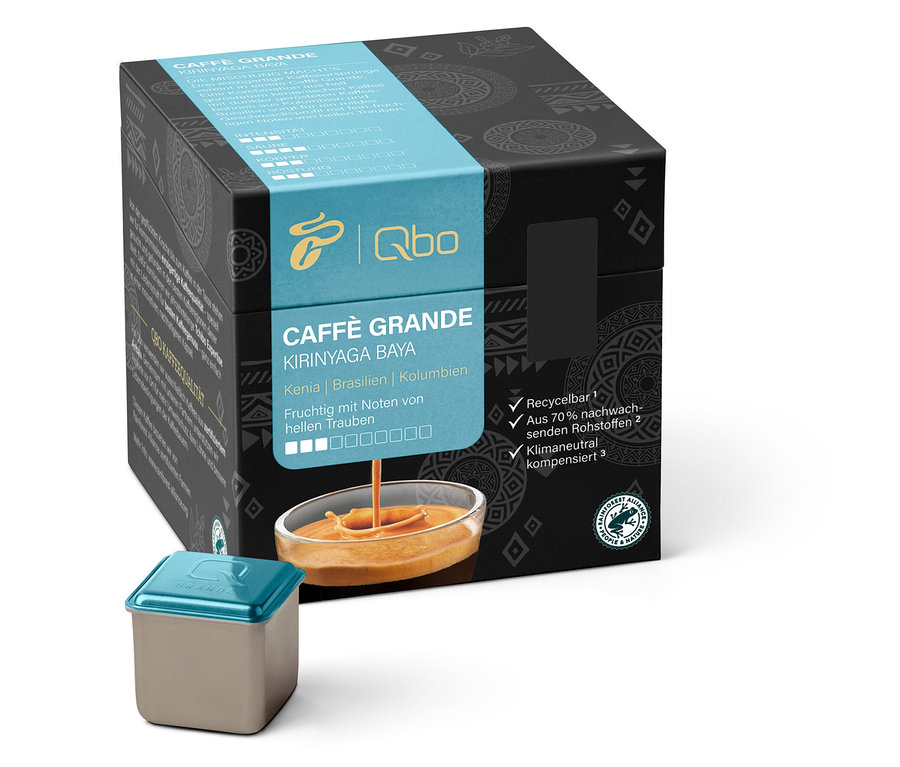 Eine Packung Qbo Caffè Grande KIRINYAGA BAYA und eine Kapsel.