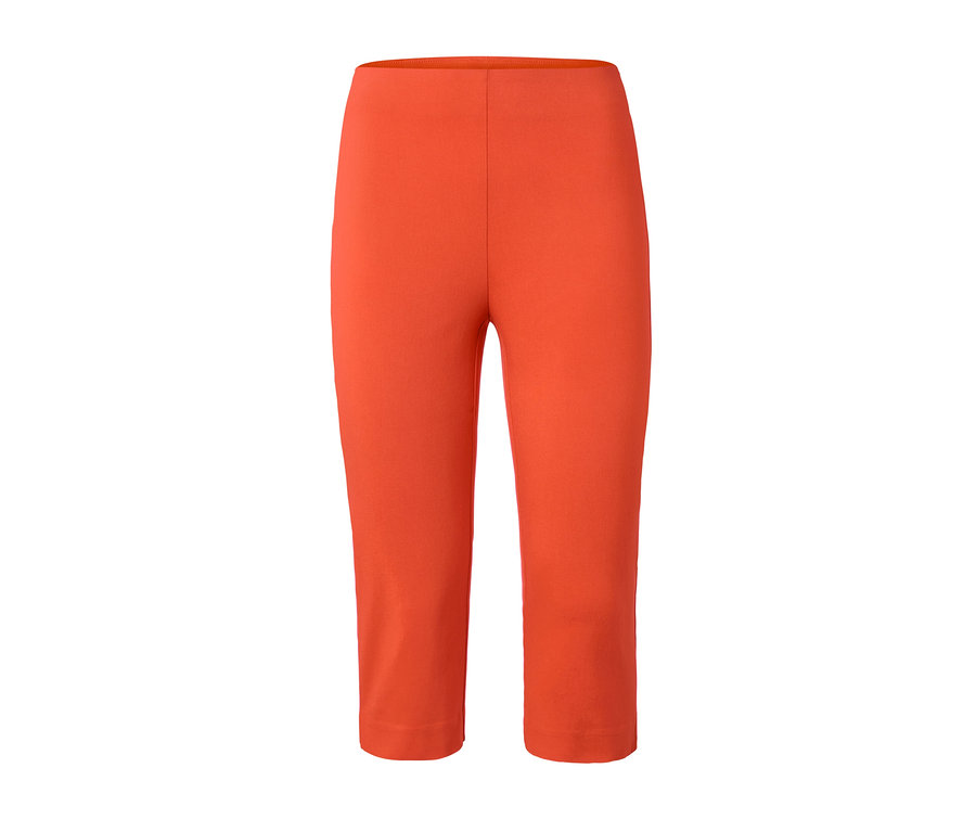 Orangefarbene 3/4-Stretchhose.