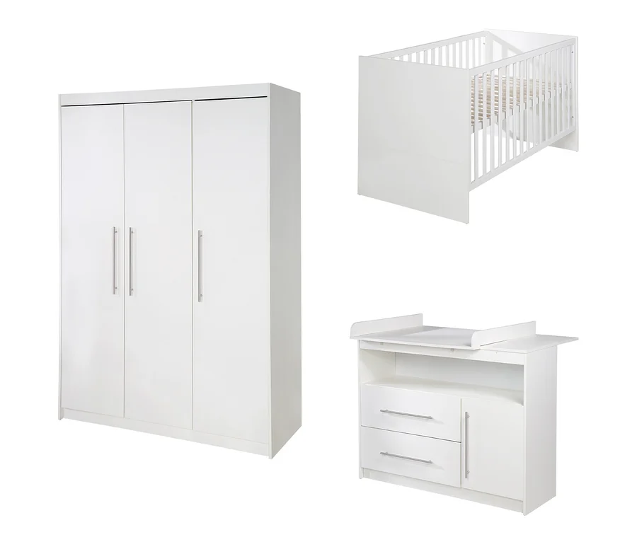 Abbildung des weißen roba Kinderzimmer-Sets "Maren" mit Bett, breiter Wickelkommode und 3-türigem Schrank.