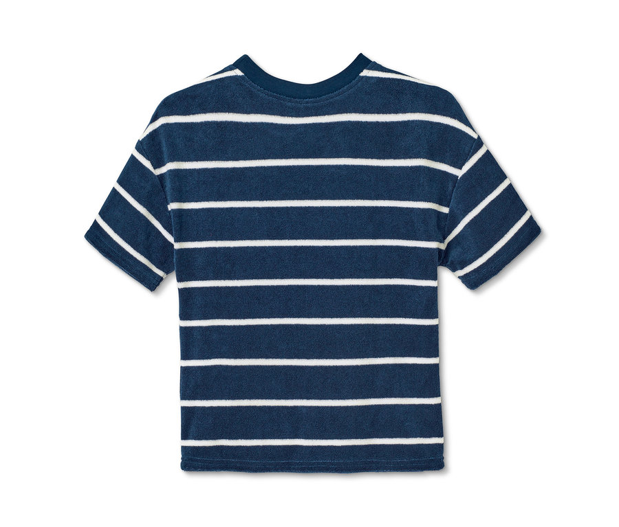 Blaues Frottier-Shirt mit weißen Streifen.