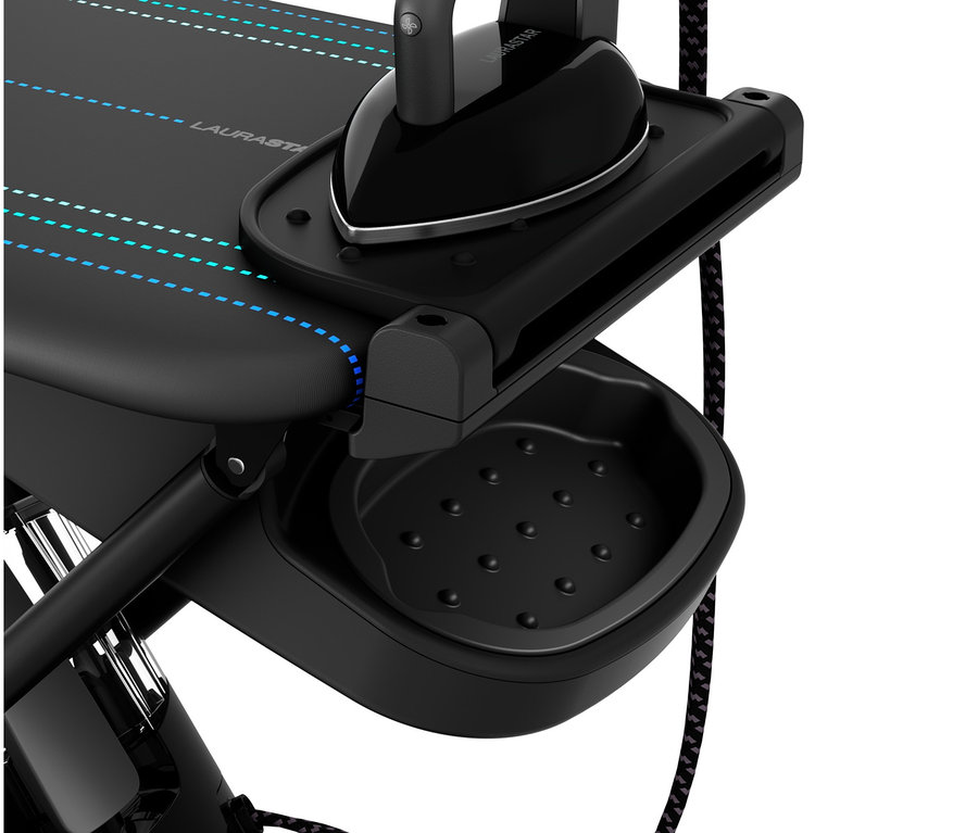 Schwarzes Laurastar Bügelsystem »Smart U«.