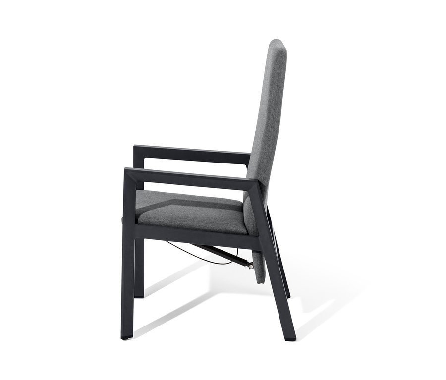 Detailansicht von einem der 2 Hochlehner mit Creacryl®-Allwetterstoff.