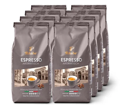 Acht Packungen Espresso Aromatisch - 8x 1 kg Ganze Bohne, in Reihen angeordnet.
