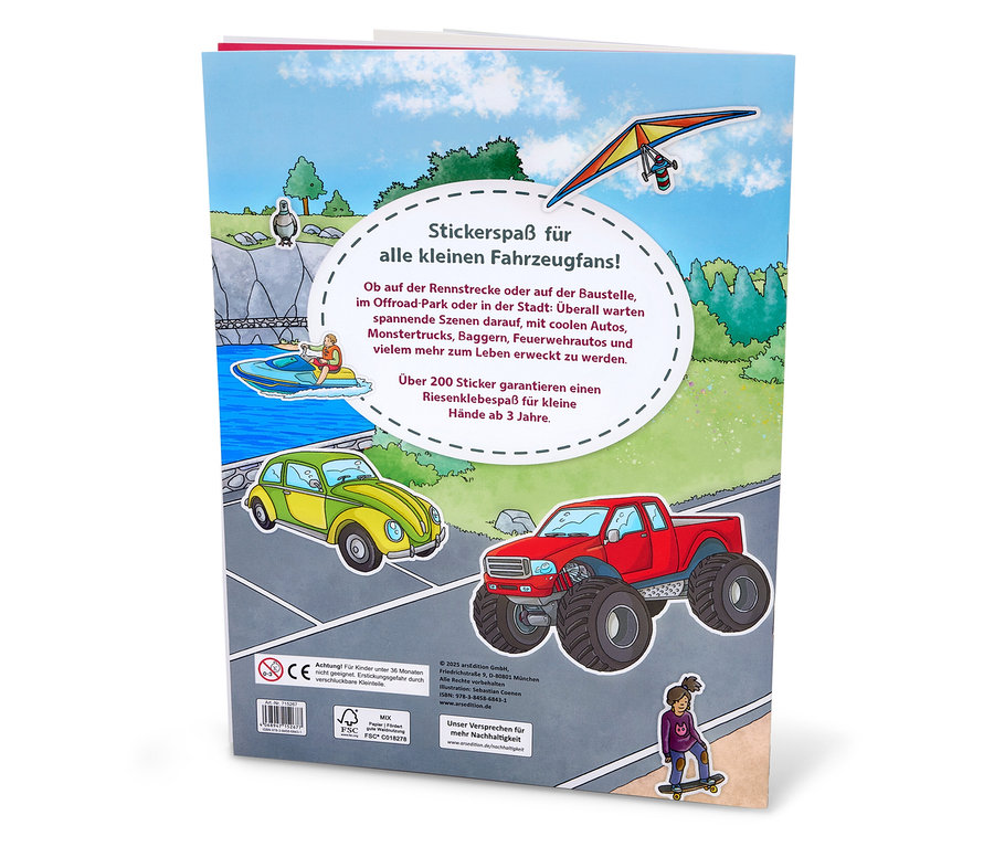 Offenes Buch mit Illustrationen von Autos, Monstertruck, Boot und Person auf Skateboard.