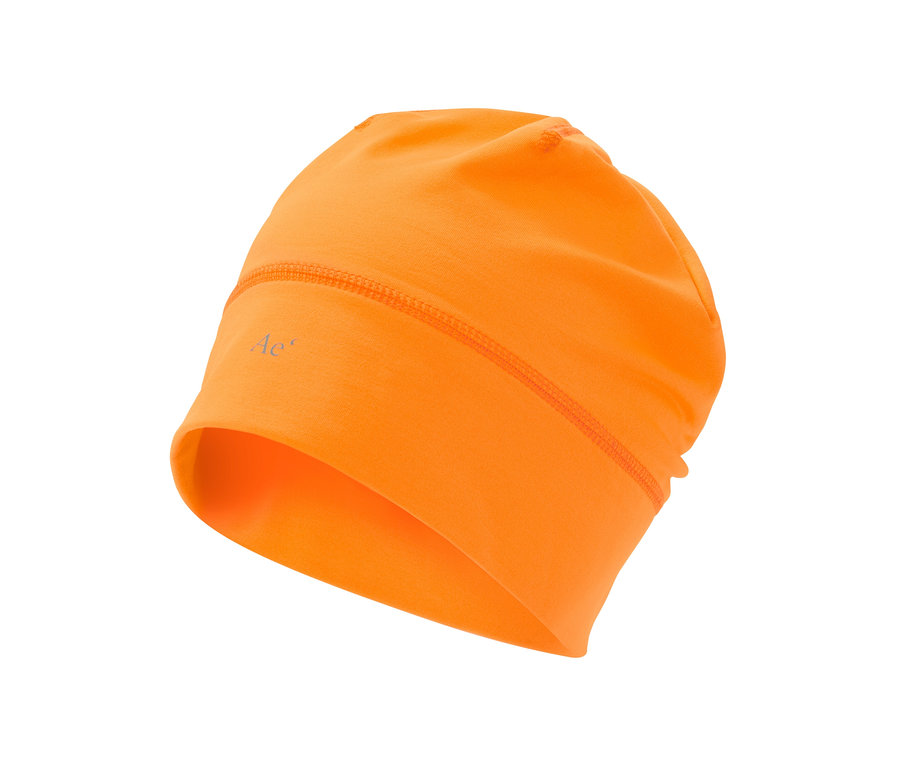 Detailansicht einer neonorangen Thermomütze.