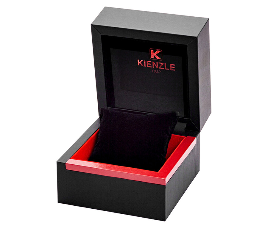 Geöffneter, schwarzer Kienzle Uhrenkasten mit rotem Rand und schwarzem Kissen.