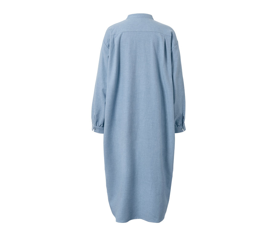 Blaues Flanell-Nachthemd mit langen Ärmeln, Rückansicht.