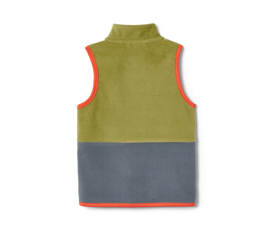 Detail einer Kleinkinder-Fleeceweste im Colorblocking-Design.