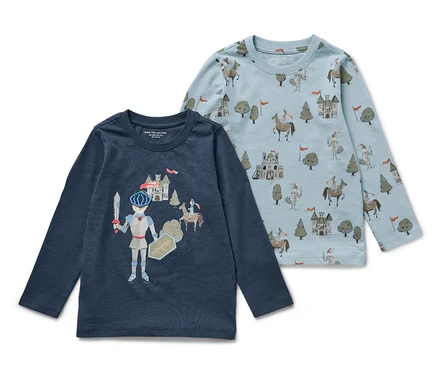 Zwei Kinder-Langarmshirts, Ritter, liegen nebeneinander.