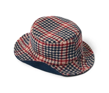 Karierter, wendbarer Bucket Hat.