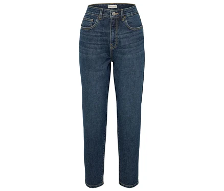 Blaue Jeans auf weißem Hintergrund.