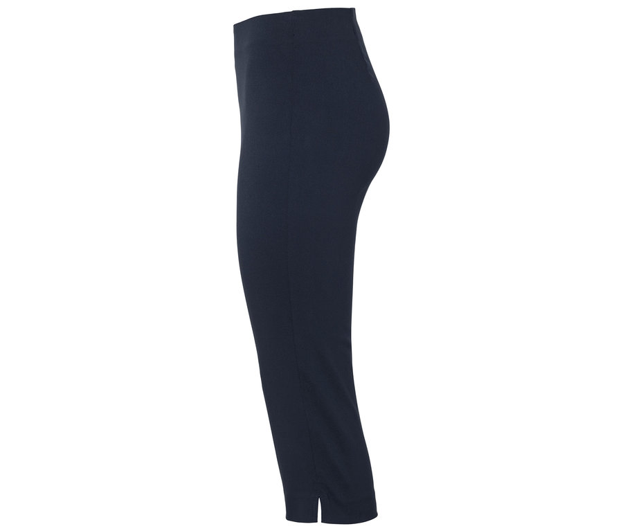 Dunkelblaue Leggings mit Schlitz am Knöchel.