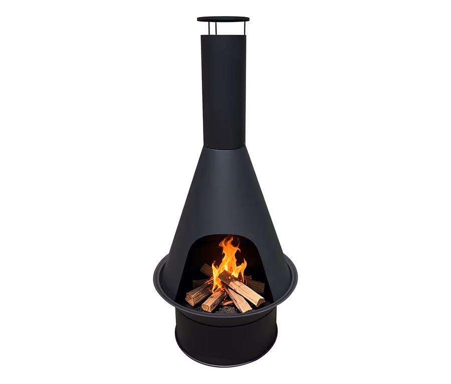 Schwarzer Stahl-Terrassenofen mit brennendem Feuer.