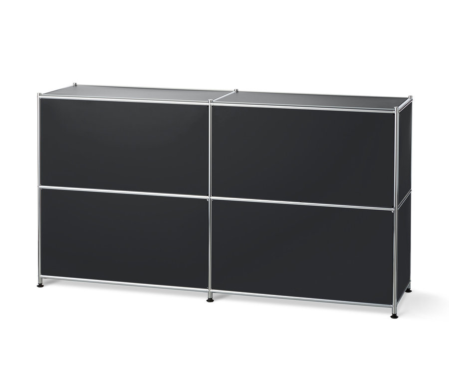 Schwarzes Metall-Sideboard mit 2 versetzbaren Klappenfächern.