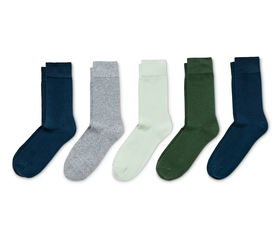 Fünf Paar mehrfarbige Socken.