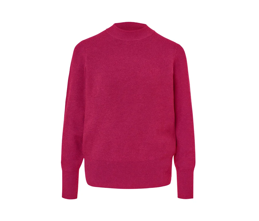 Himbeerroter Feinstrickpullover.