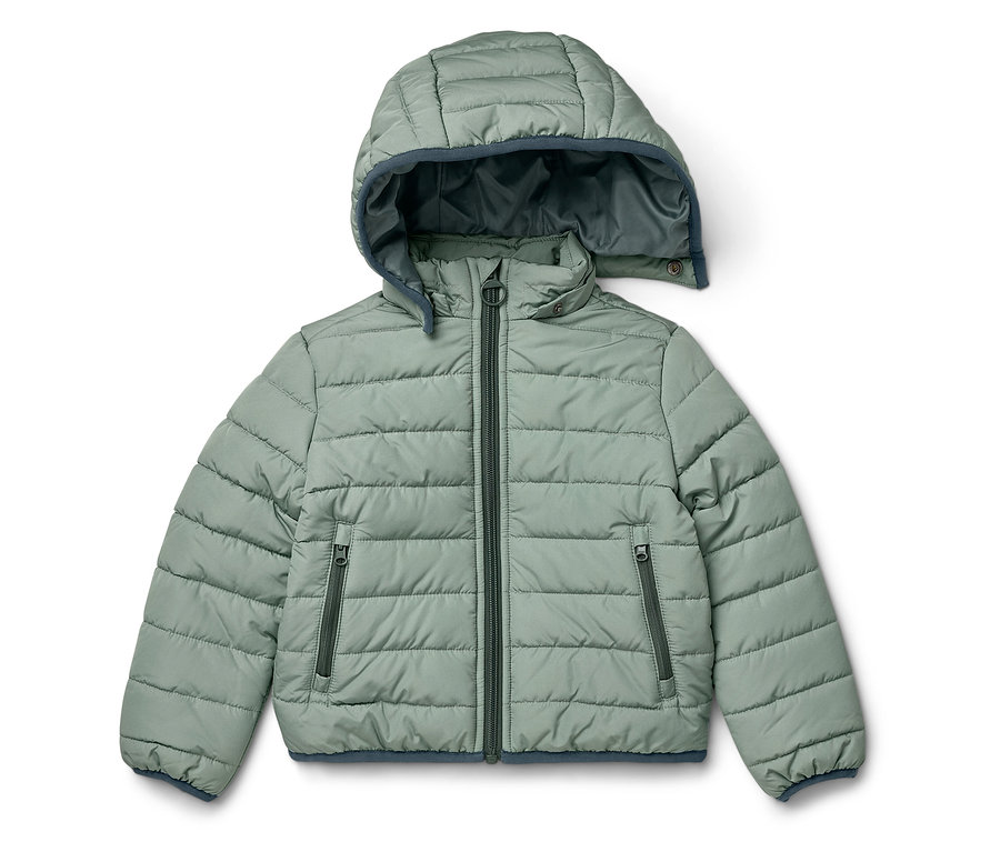 Eine grüne Steppjacke mit Kapuze liegt auf einem weißen Hintergrund.