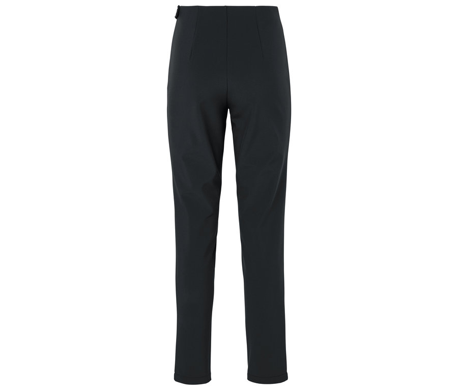 Schwarze Hose auf weißem Hintergrund.