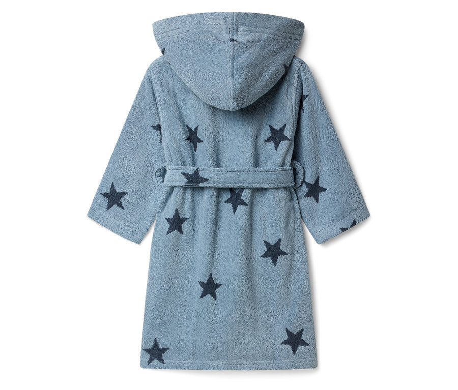 Rückansicht eines hellblauen Bademantels mit Kapuze und marineblauen Sternen.