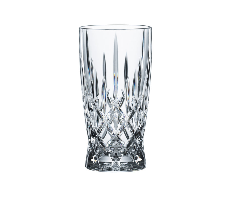 Ein einzelnes Nachtmann Latte-Macchiato-Glas »Noblesse« steht auf einem weißen Hintergrund.