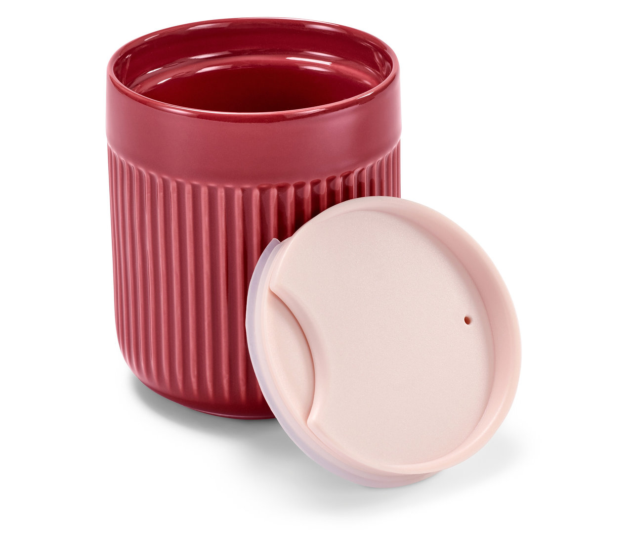 Abgebildet ist ein Porzellanbecher mit Deckel, berry.