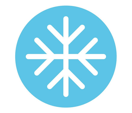 Weisse Schneeflocke in einem blauen Kreis.