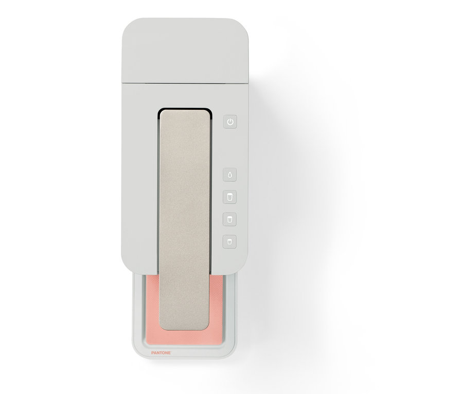 Qbo ICONIC x Pantone Special Edition Muted Clay Kaffeemaschine von oben.