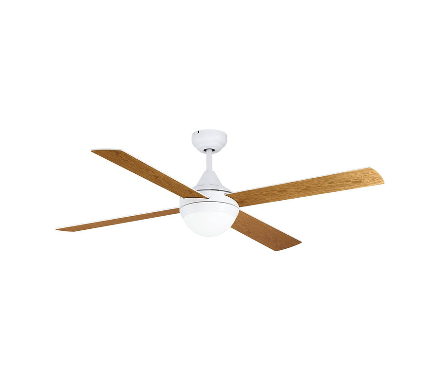 Weißer Eglo Deckenventilator Varadero mit Beleuchtung und vier Holzflügeln.