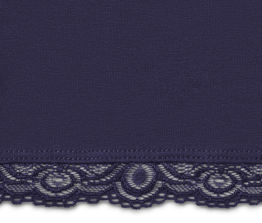 Detailaufnahme einer dunkelblauen 3/4-Leggings mit Spitzenborte.