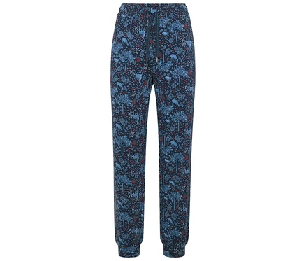 Blaue Jogginghose mit Baum- und Hirschmuster.