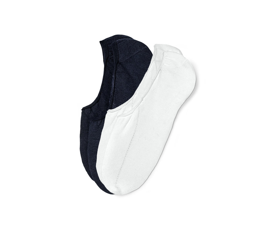 Zwei Paar warme Sneaker-Füßlinge, eines dunkelblau, eines weiß.