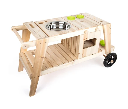 small foot Matschküche: Eine Matschküche aus Holz mit einer Edelstahlschüssel und grünen Schüsseln.