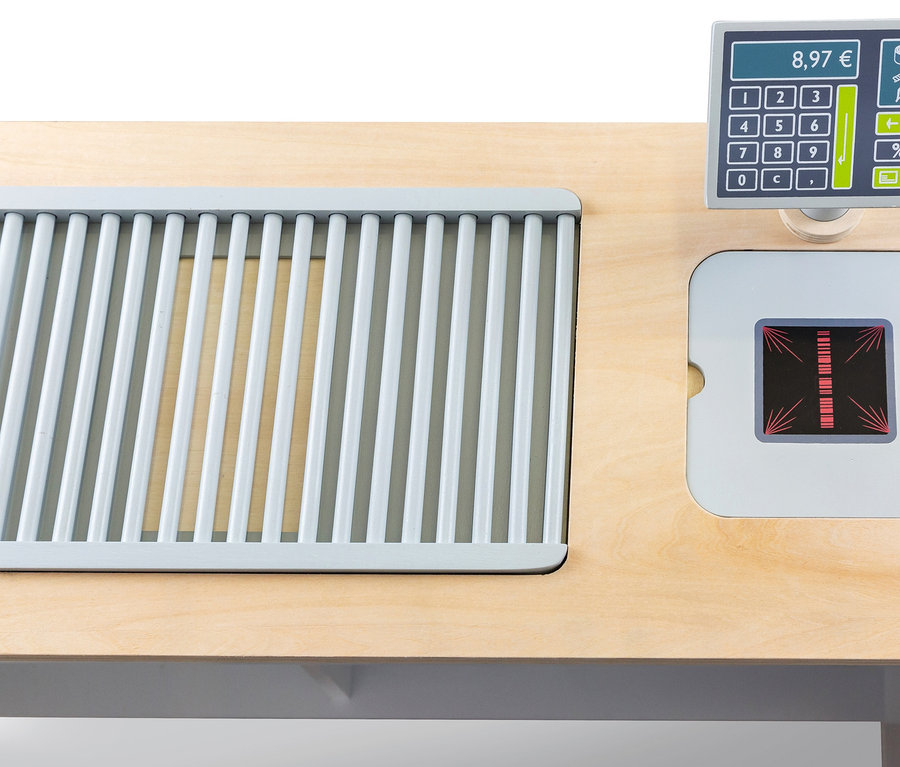 Detailaufnahme der Kasse und des Scanners vom small foot Kaufladen »fresh«.
