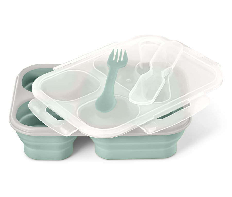 Türkisblaue, zusammenklappbare Lunchbox mit transparentem Deckel, Gabel und Löffel.