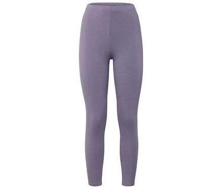 Lila Leggings mit RWS-zertifizierter Wolle liegen auf einem weißen Hintergrund.