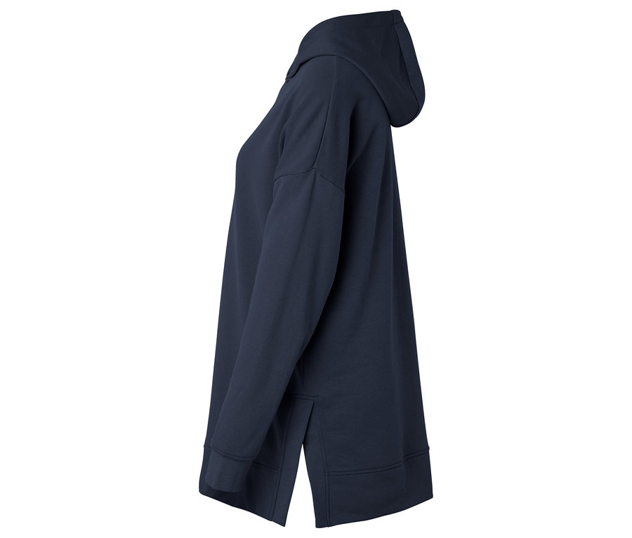 Marineblauer Hoodie mit Kapuze und Seitenschlitzen.