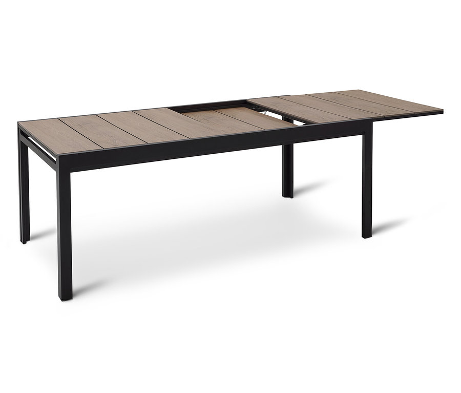 Ausziehbarer Gartentisch mit schwarzem Rahmen und brauner Holzplatte.