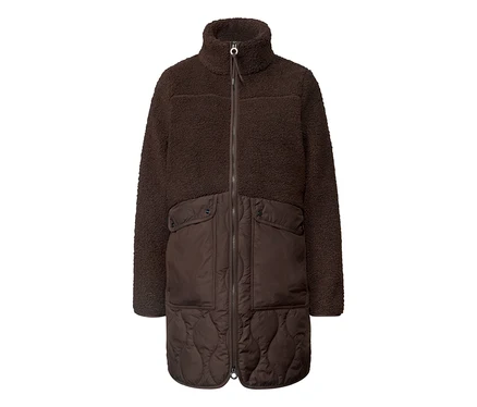 Dunkelbrauner Street One Teddymantel mit hohem Kragen, durchgehendem Reißverschluss und zwei Pattentaschen. Der obere Teil ist aus flauschigem Teddystoff, der untere Vorderteil ist gesteppt.