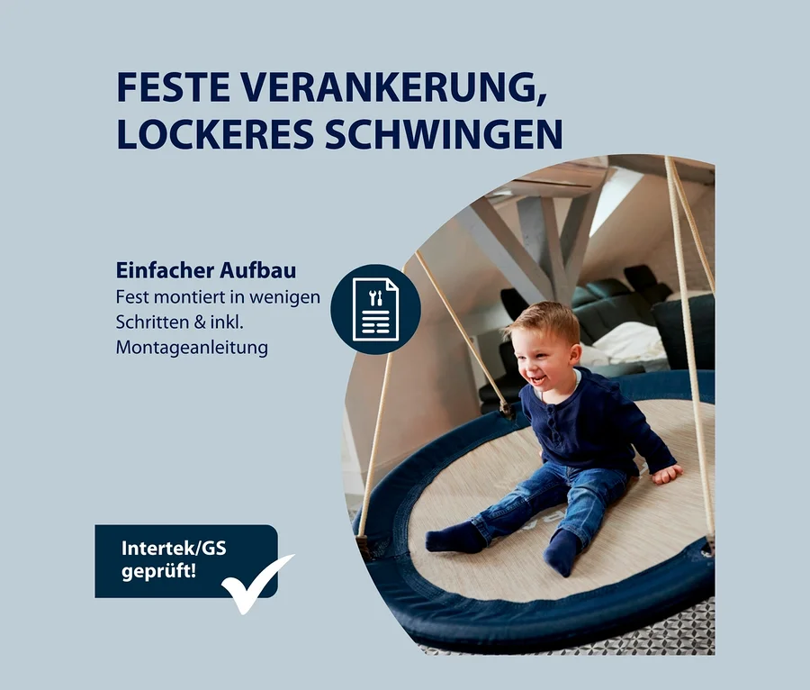 Ein Junge sitzt in der HUDORA Nestschaukel »Lounge«, midnight, Ø 110 cm.