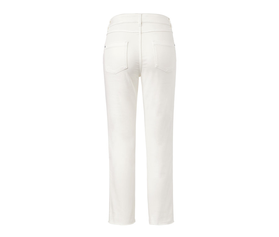 Rückansicht einer weißen Slimfit-Jeans.