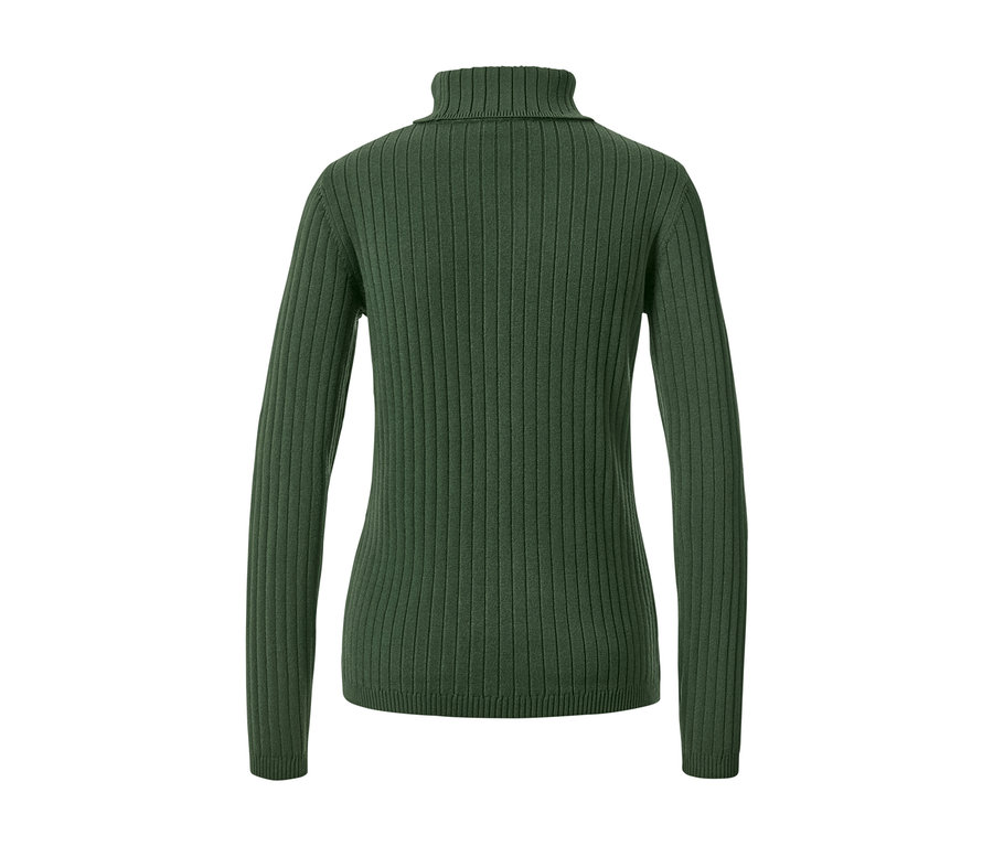 Grüner, gerippter Rollkragenpullover.