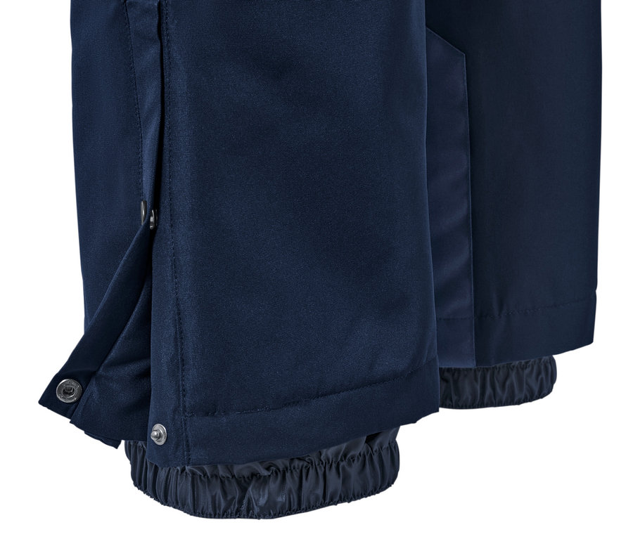 Detailansicht einer blauen Ski- und Snowboardhose.