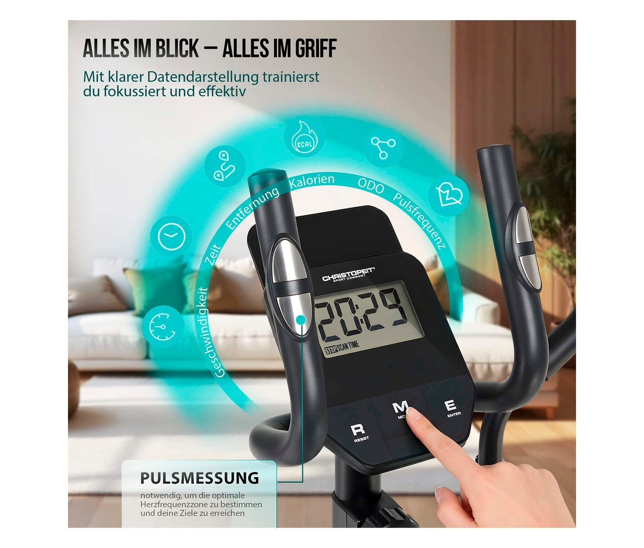 Nahaufnahme eines Christopeit Crosstrainer »CT 5«-Displays, das Zeit, Kalorienverbrauch und Pulsfrequenz anzeigt. Eine Hand drückt eine Taste.