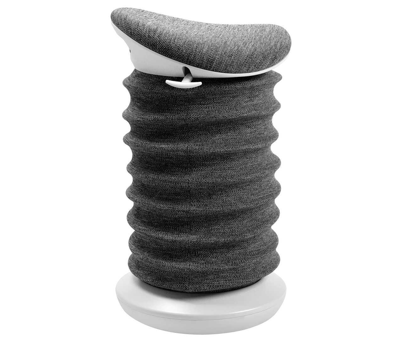 Der anthrazitfarbene Sitness 4D Bürostuhl steht auf einem weißen Untergrund.