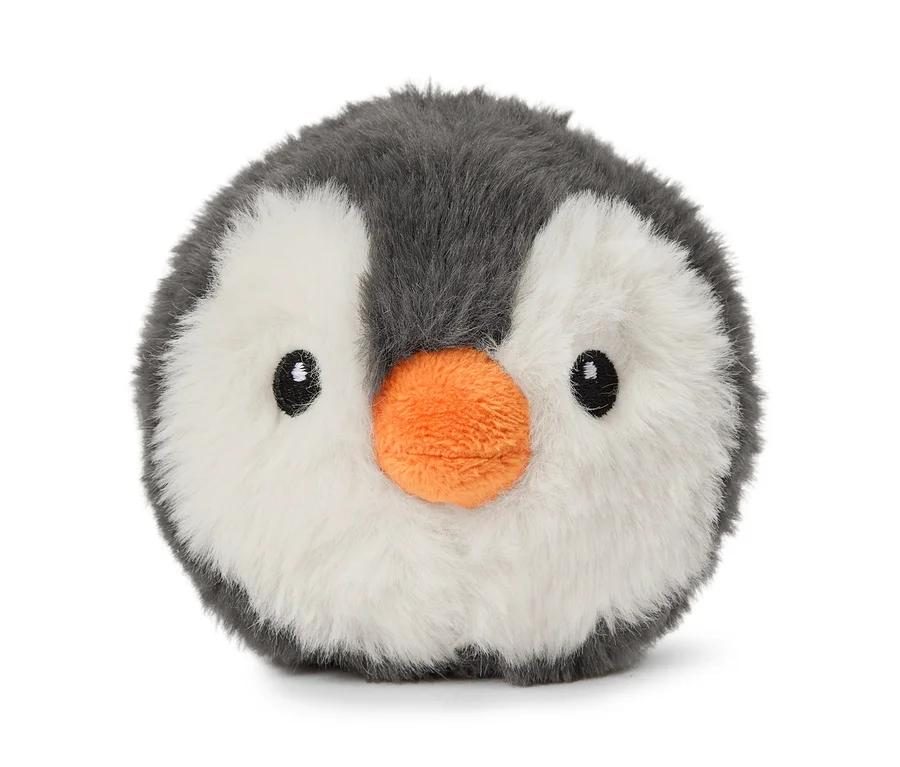 Rundes, flauschiges Pinguin-Stofftier mit grauem und weißem Fell, schwarzen Augen und orangefarbenem Schnabel.
