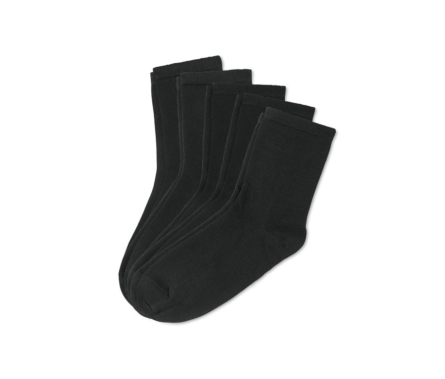 Fünf Paar Socken.
