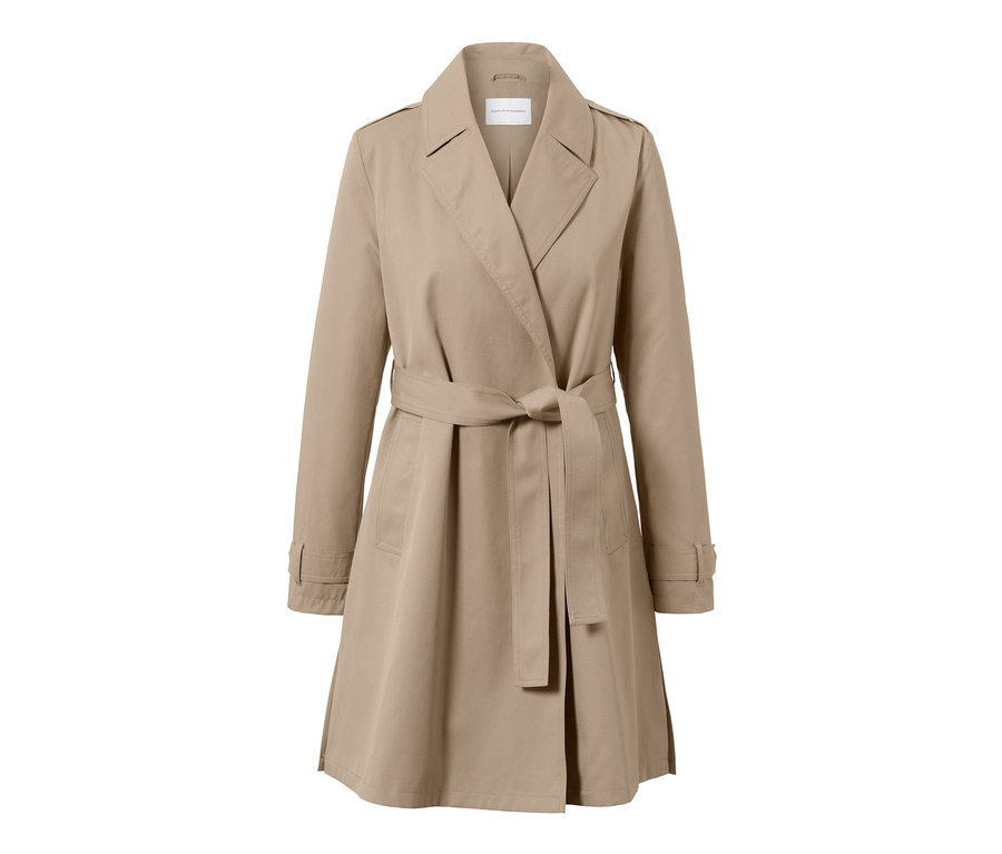 Ein beiger Trenchcoat mit Gürtel.